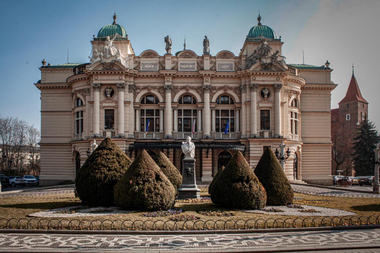 Hotel H12**** Cracovie Extérieur photo