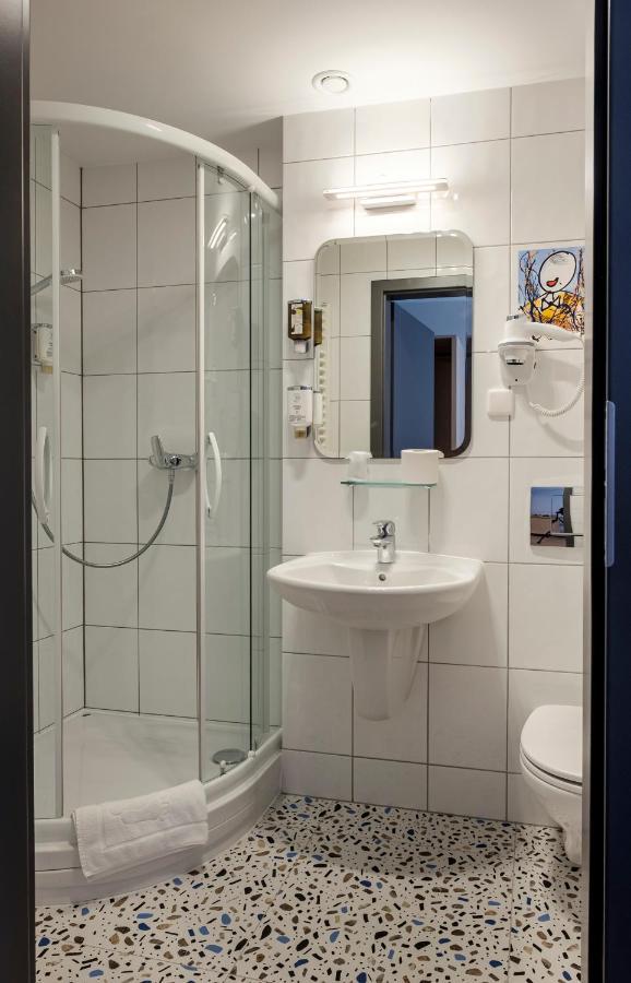 Hotel H12**** Cracovie Extérieur photo