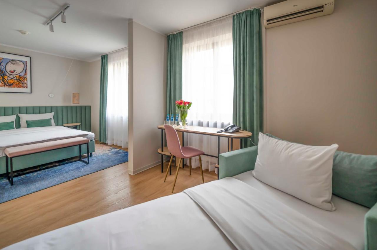 Hotel H12**** Cracovie Extérieur photo