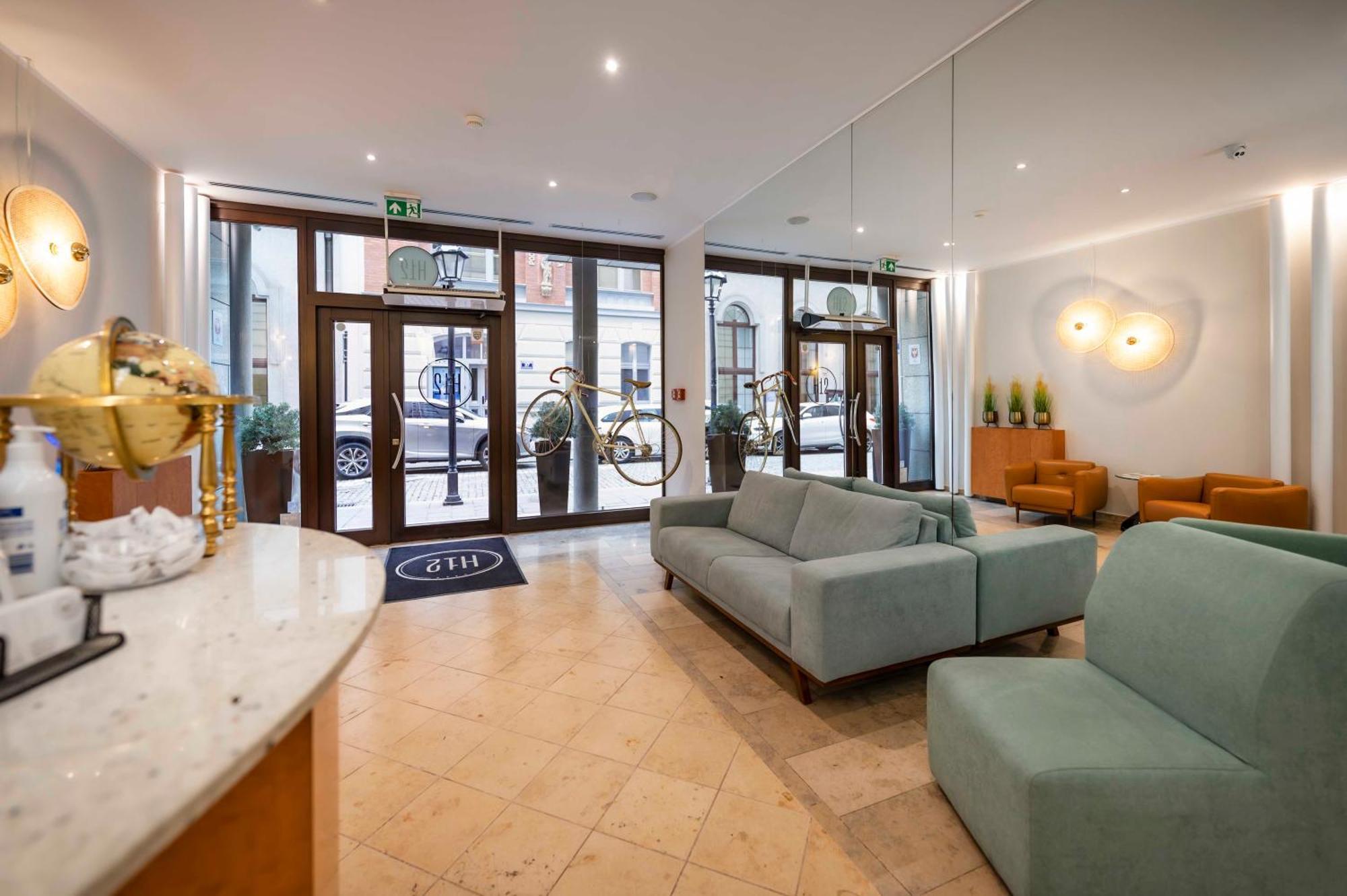 Hotel H12**** Cracovie Extérieur photo